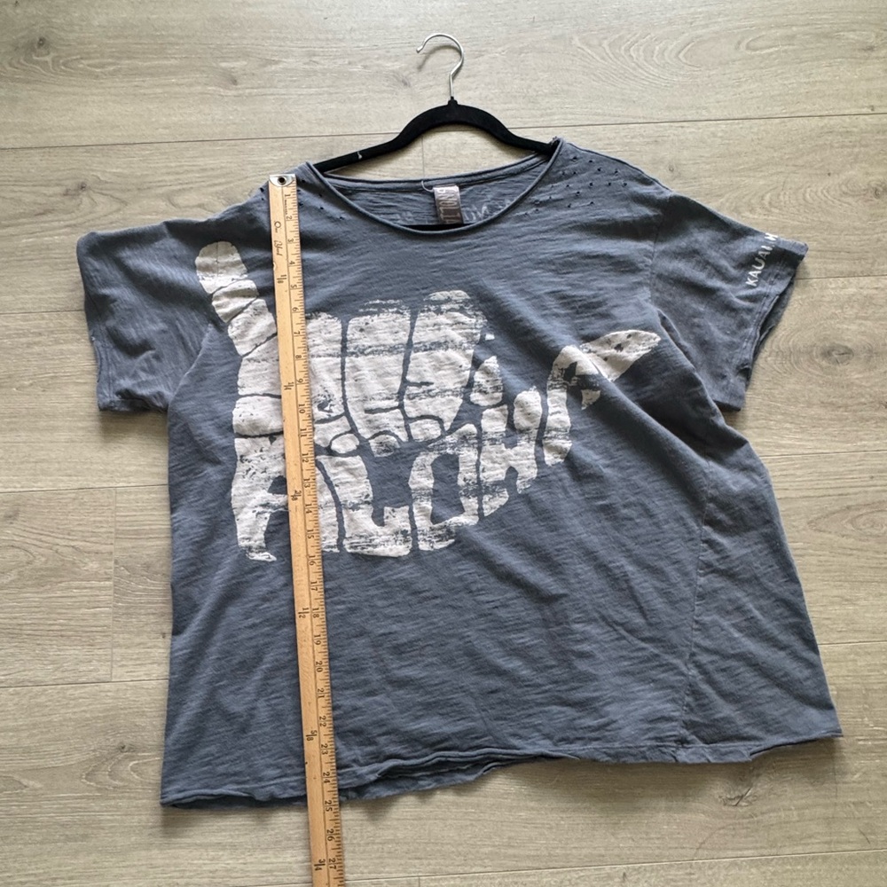 Magnolia Pearl Charcoal Graphic Tee - Picture 9 of 13